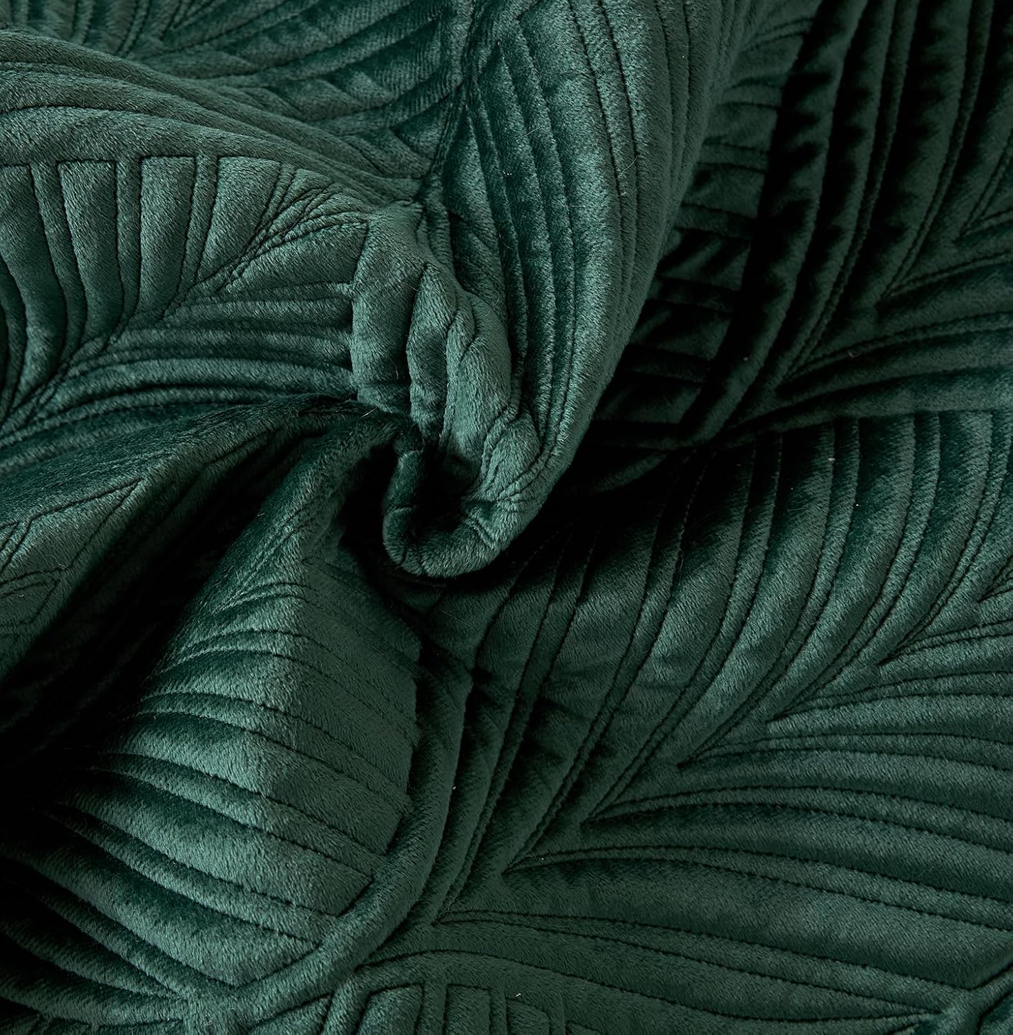 ANTI SKID PALM LEAVES QUILTED SOFA MAT - GREEN