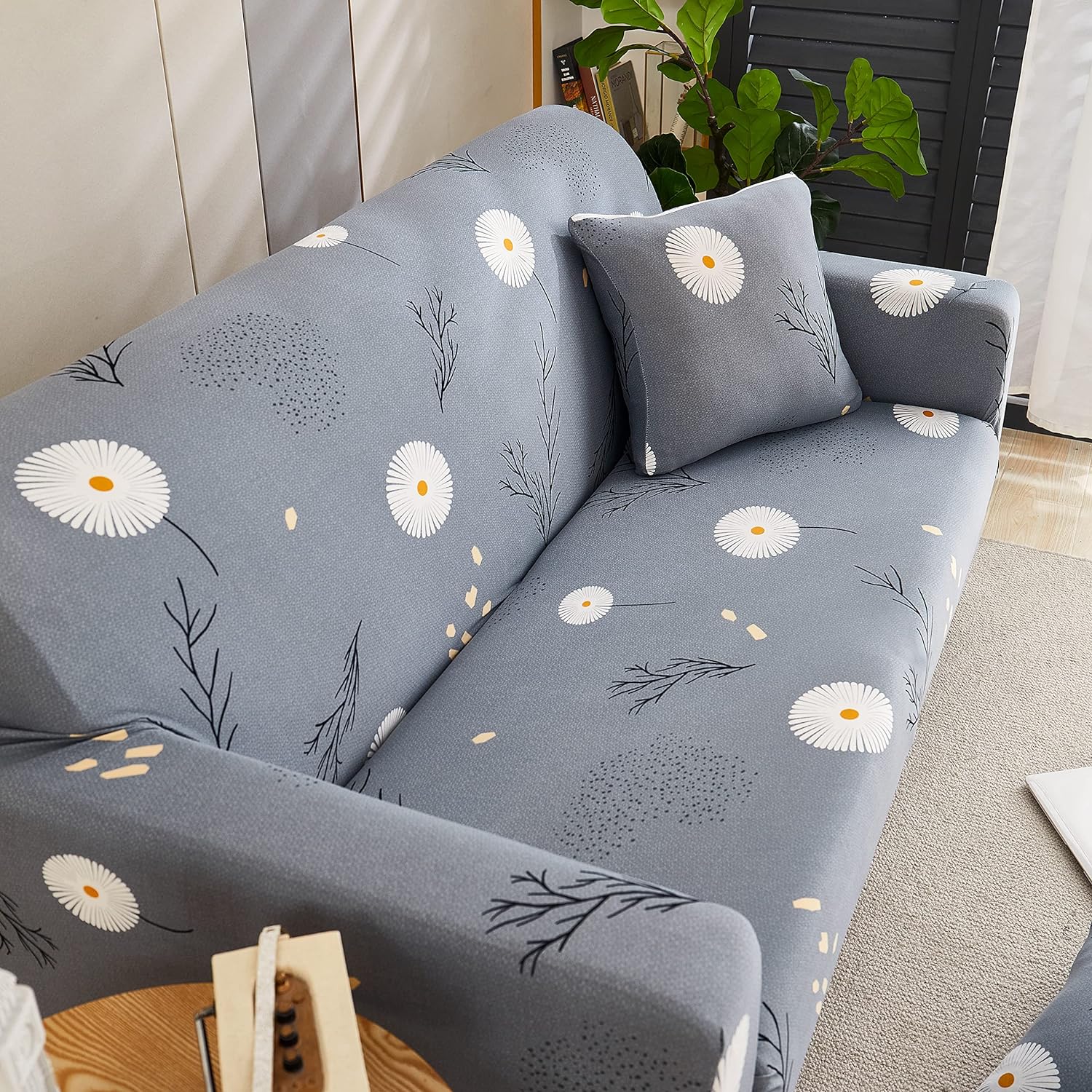Trendize Exclusive Stretchable Sofa Cover - Grey Daisy