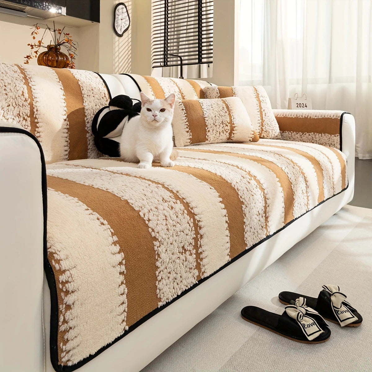 Vintage Modern Velveteen Sofa Mat - Brown/White