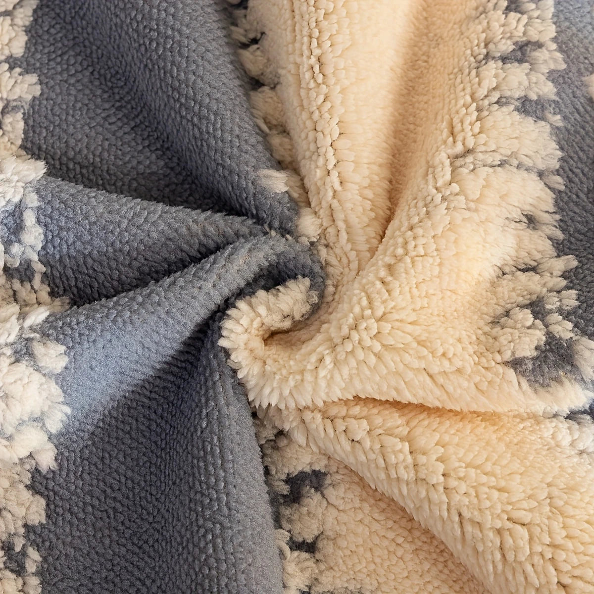Vintage Modern Velveteen Sofa Mat - Grey/White