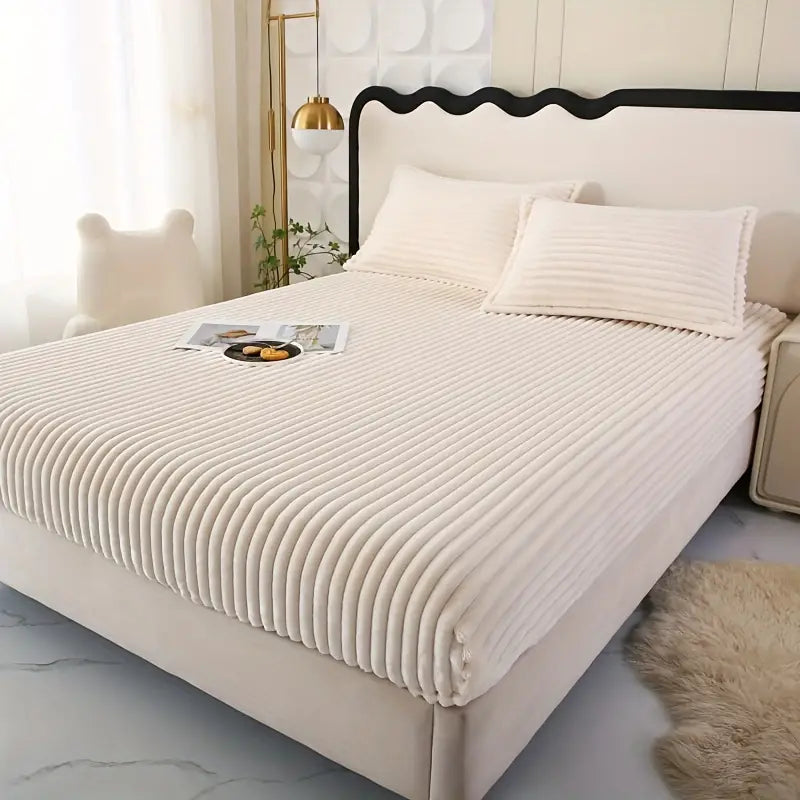 Luxe Rabbit Fur Fitted Sheet - White / KING SIZE (72X78)
